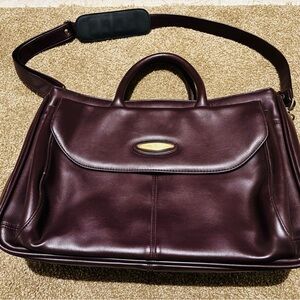 CHIC Vegan Leather Laptop Carry Bag - Elegant Business Case and Ladies’ Attaché